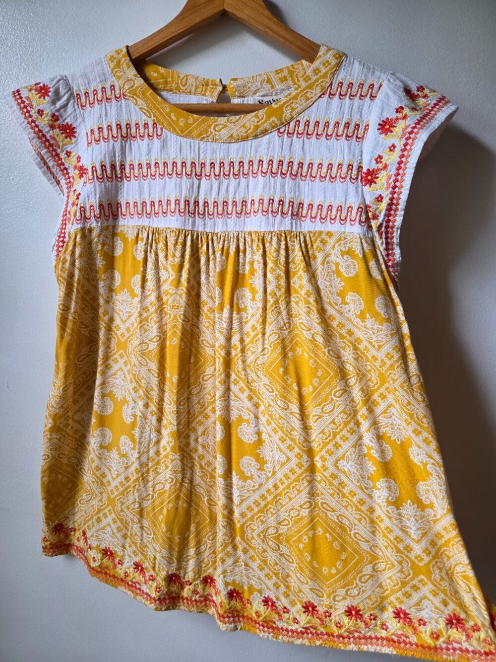 EUC SAVANNA JANE BOHO EMBROIDERED TOP SIZE M